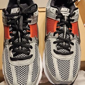 Nike MENS Vomero Sneakers - Black, Gray, Red